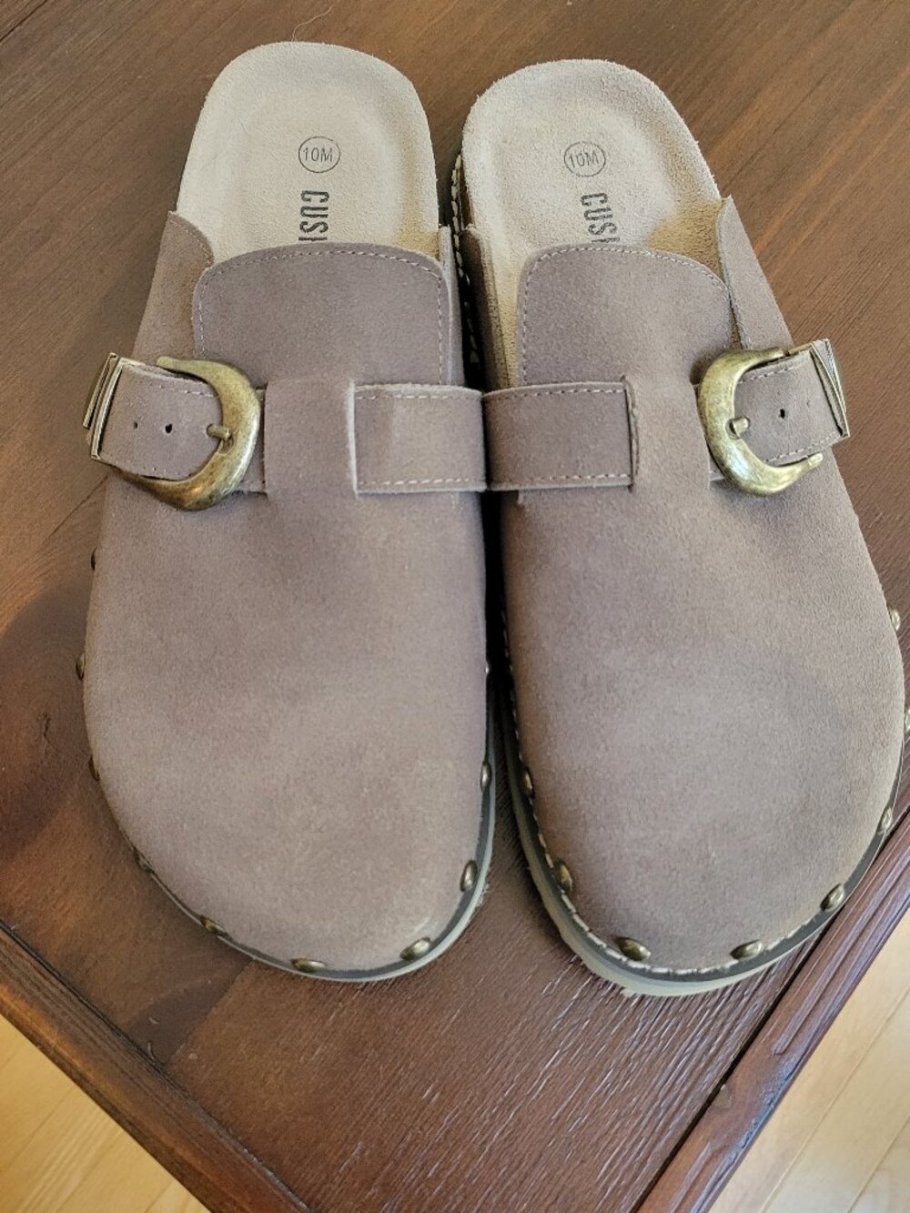 Cushionaire Studded Clogs Brand new no box
